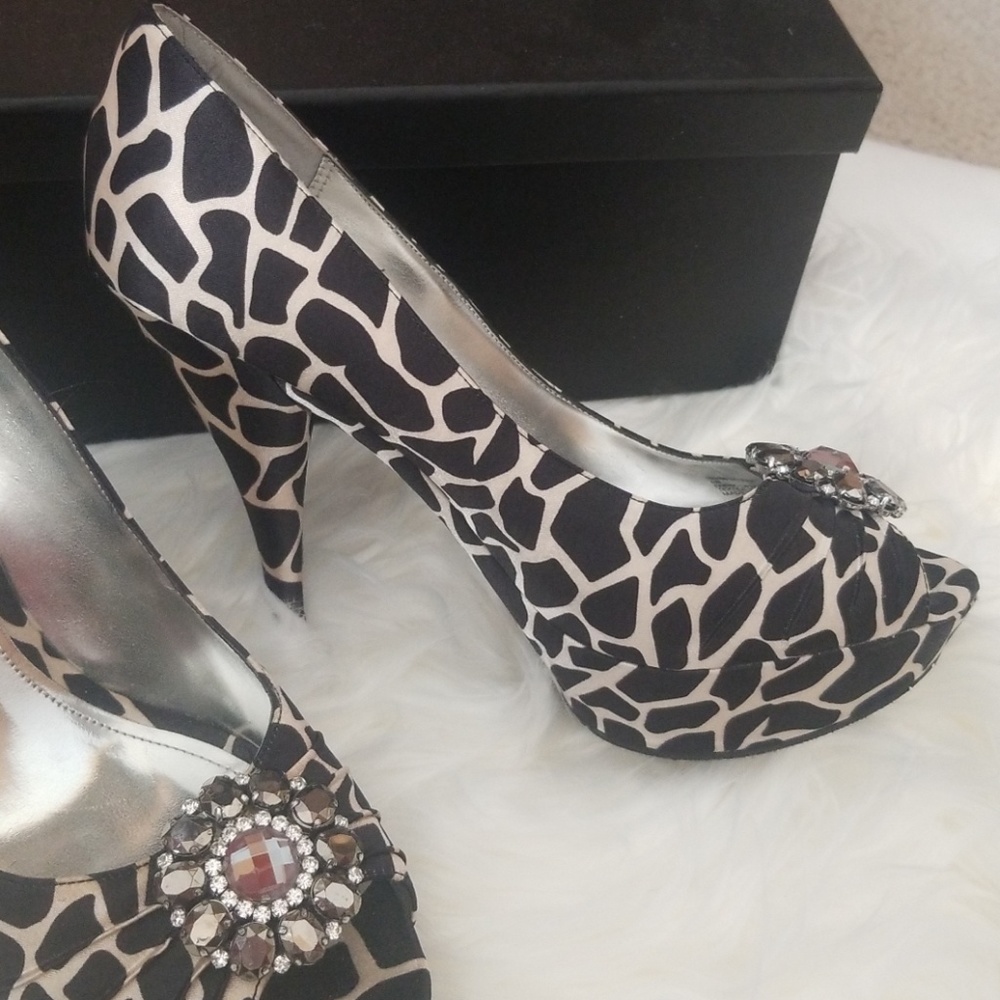 Sexy Animal Print Heels by Michael SZ 6 - Picture 5 of 8